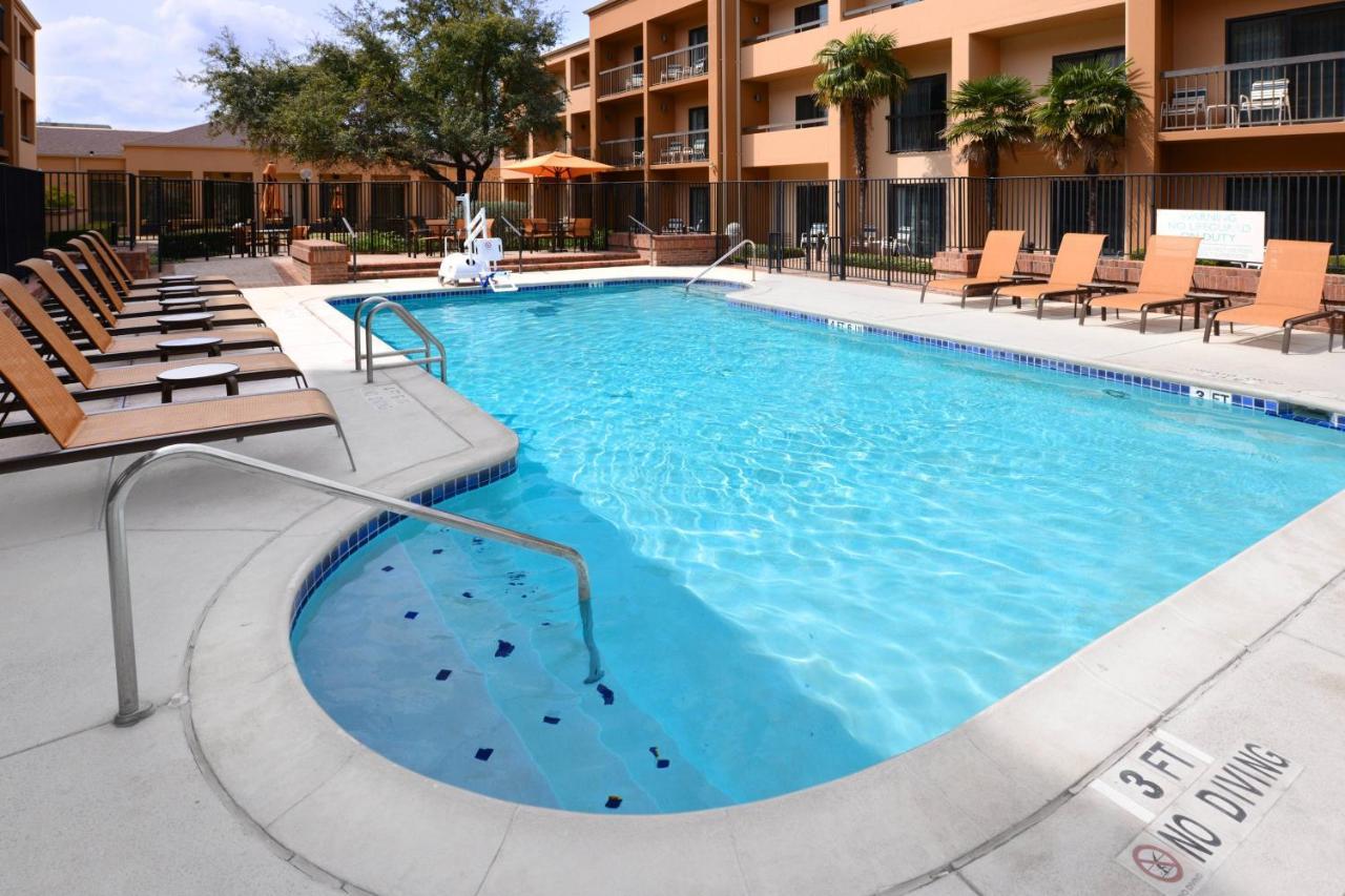 Hotel Courtyard By Marriott San Antonio Medical Center Esterno foto